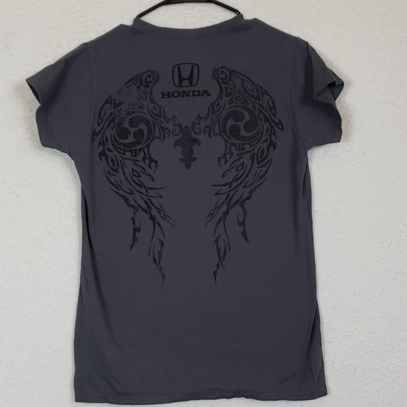 Gildan Tops - Womans Honda tee size large